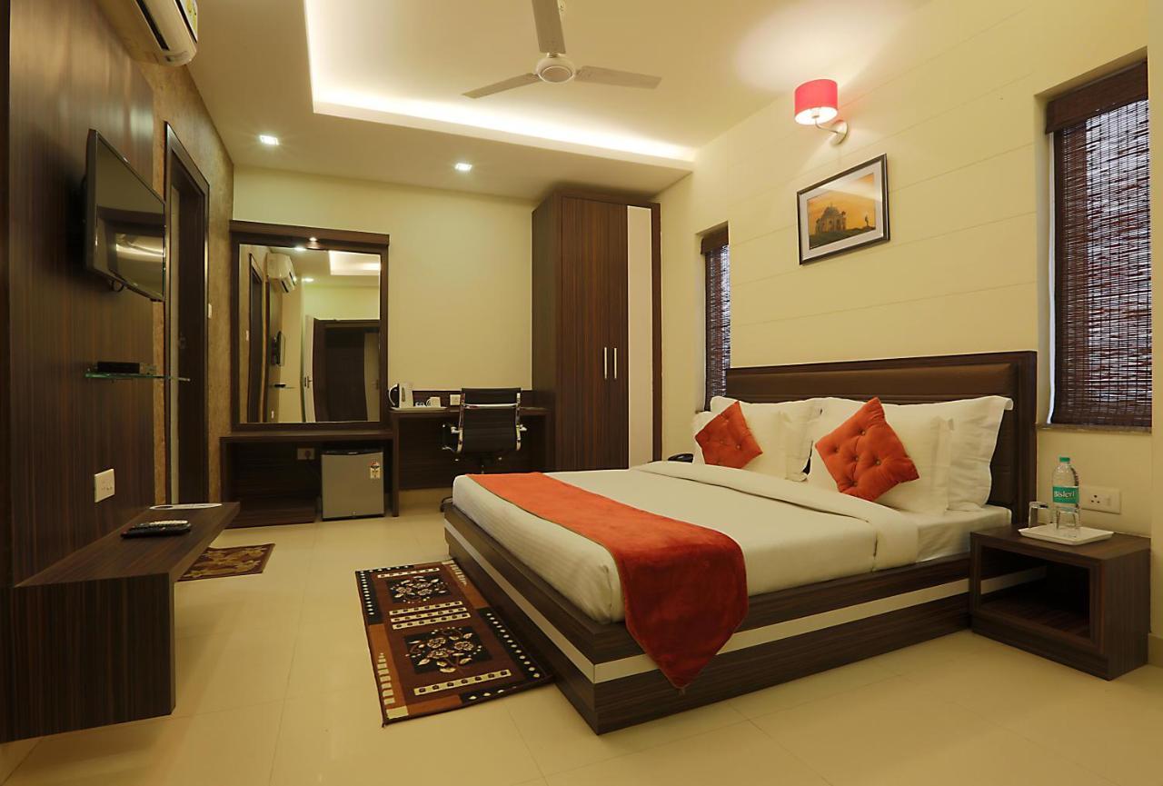 Hotel Premiere Villa Varanasi Eksteriør bilde