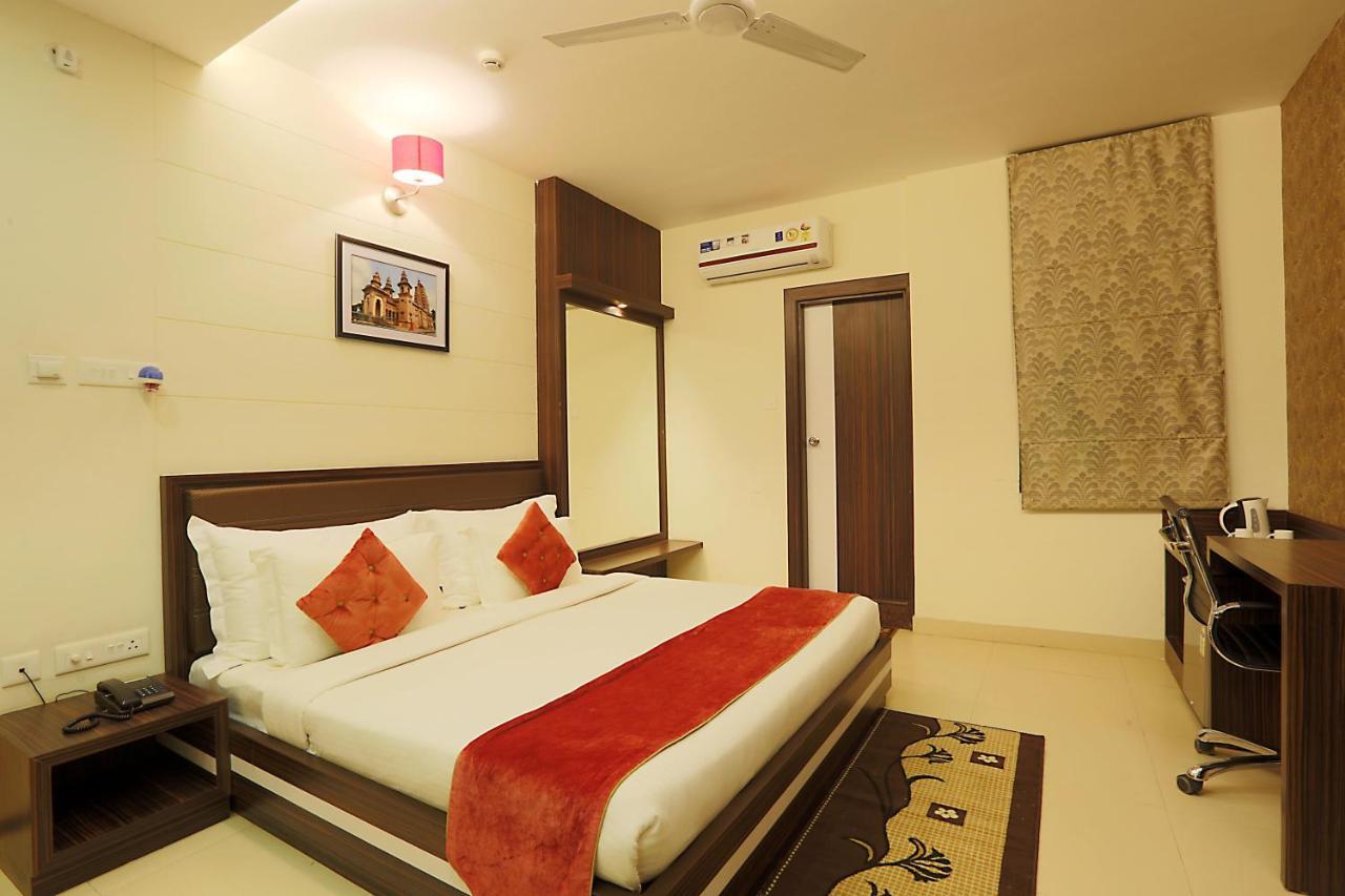 Hotel Premiere Villa Varanasi Eksteriør bilde