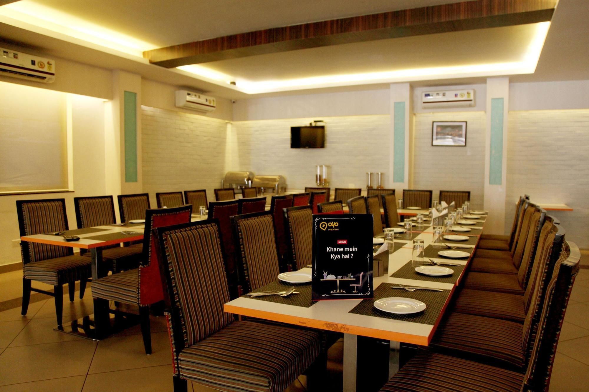 Hotel Premiere Villa Varanasi Eksteriør bilde