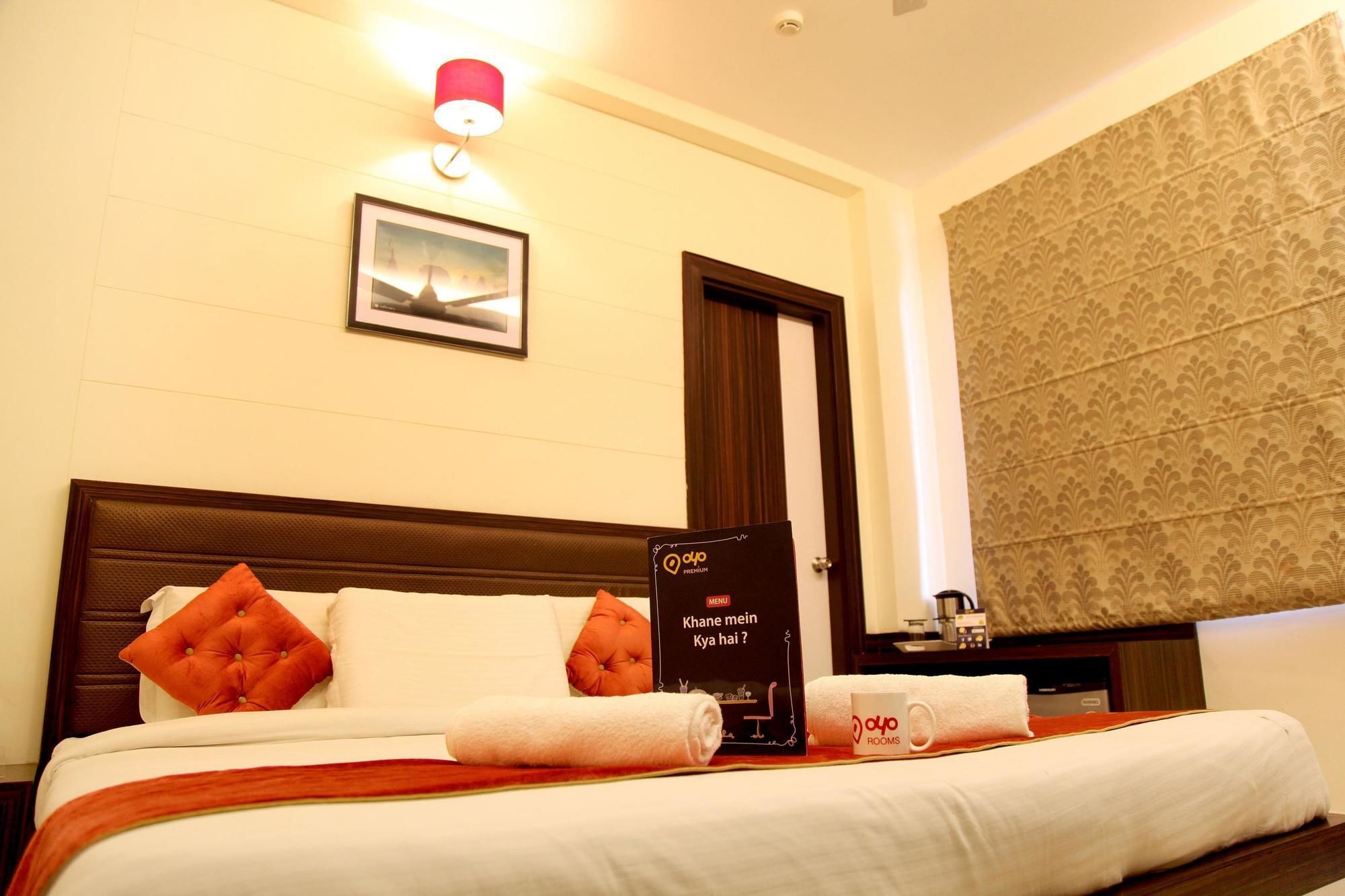 Hotel Premiere Villa Varanasi Eksteriør bilde